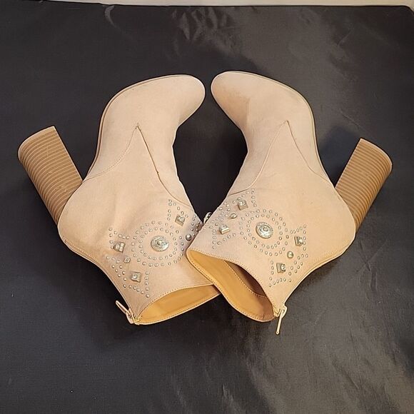 FOREVER 21 WOMEN"S FAUX SUEDE HEELED ANKLE BOOTS - Picture 10 of 11